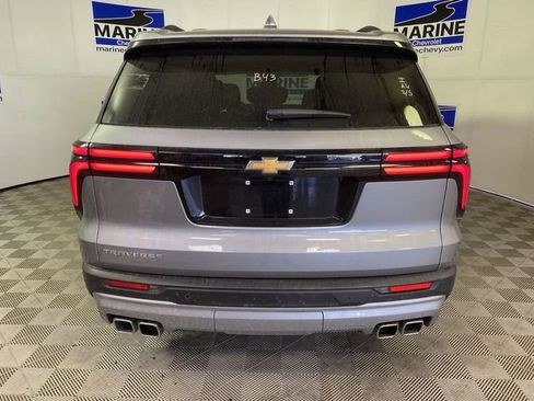 Used 2025 Chevrolet Traverse LT image 17
