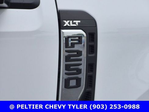Used 2024 Ford F250 XLT w/ FX4 Off-Road Package AWD/4WD image 9