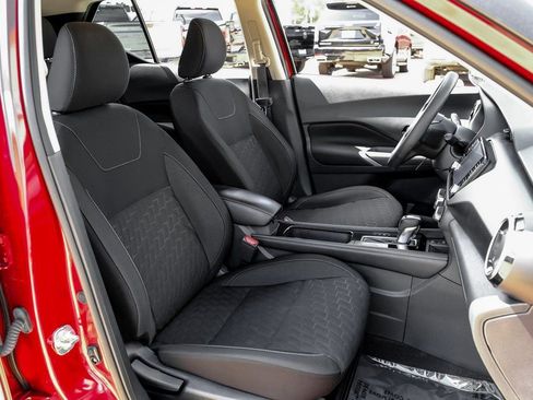 Used 2023 Nissan Kicks SV image 33