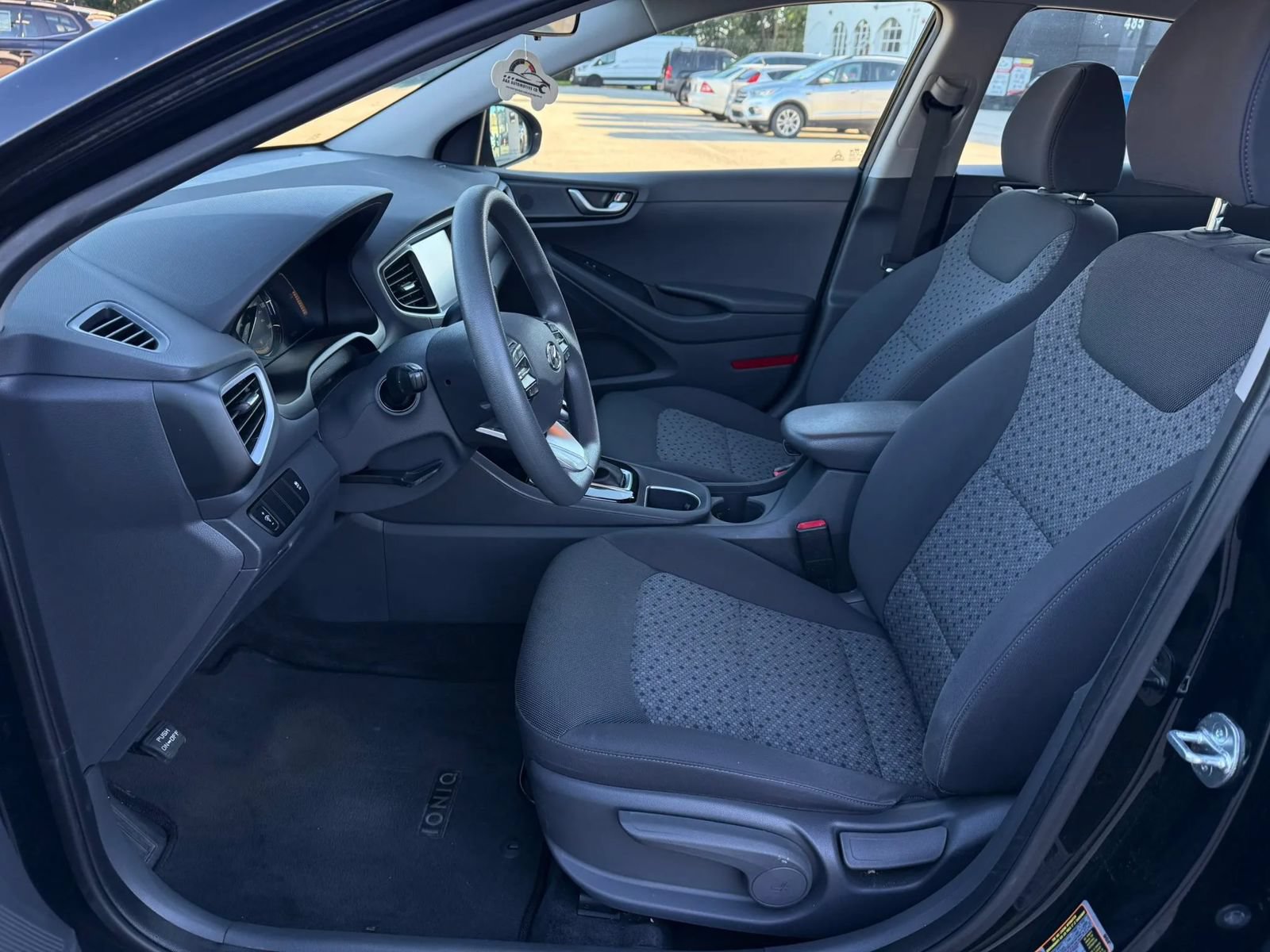 Used 2018 Hyundai Ioniq Blue FWD image 9