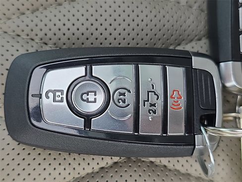 Used 2025 Ford F450 Platinum w/ Platinum Plus Package image 37