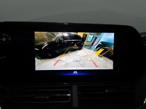 Used 2025 Chevrolet Trax RS w/ Sunroof Package image 26