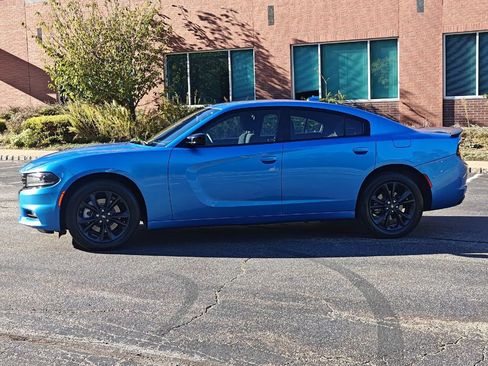 Used 2023 Dodge Charger SXT w/ Blacktop Package image 4