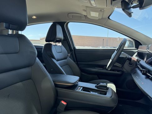 Used 2023 Nissan Ariya FWD image 41