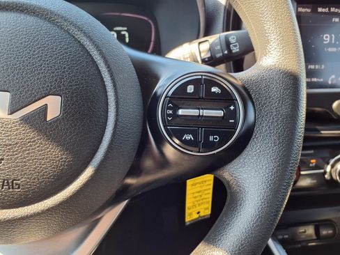 Used 2023 Kia Soul LX w/ Option Group 015 FWD image 16