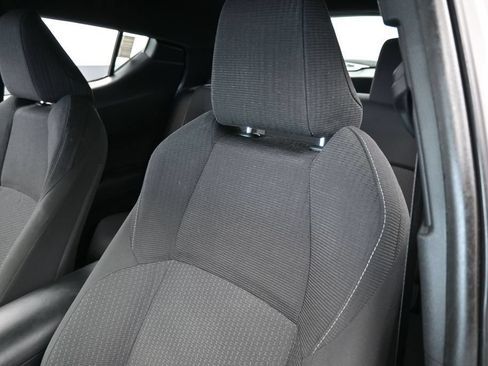 Used 2019 Toyota C-HR XLE FWD image 17