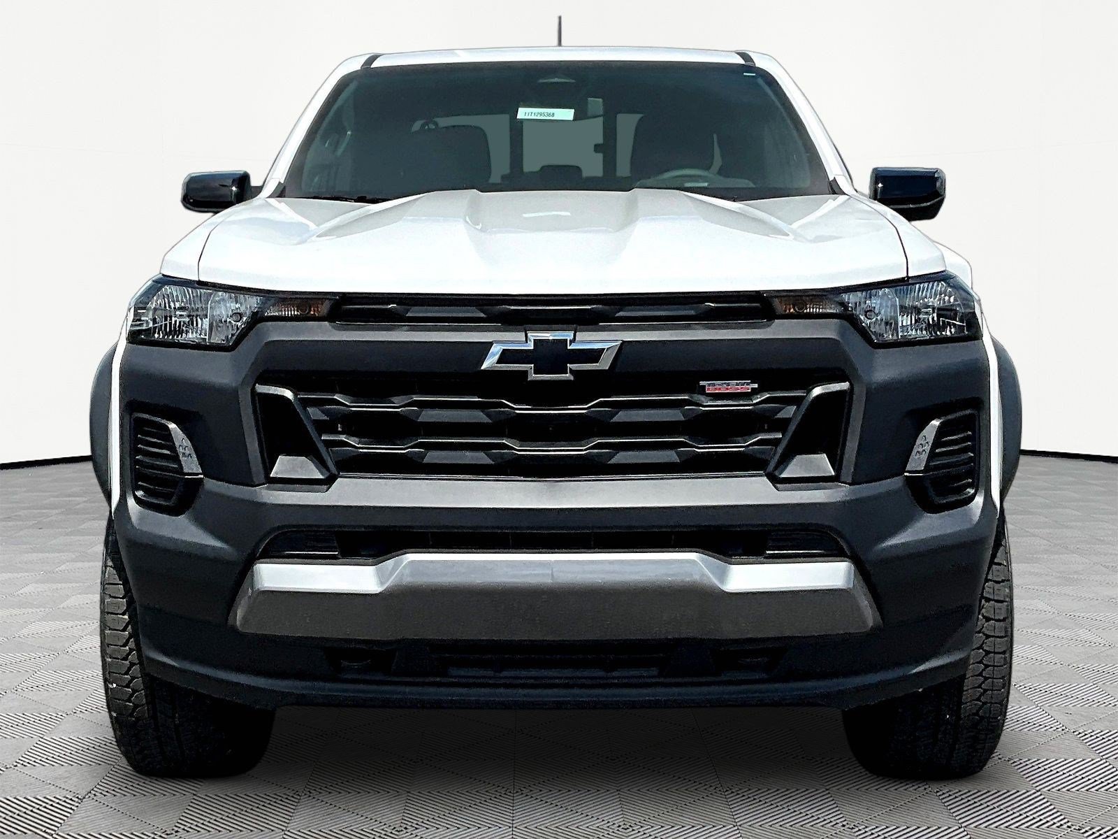 New 2026 Chevrolet Colorado Trail Boss w/ Midnight Edition AWD/4WD image 2