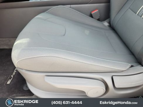 Used 2024 Hyundai Elantra SEL w/ Convenience Package FWD image 24