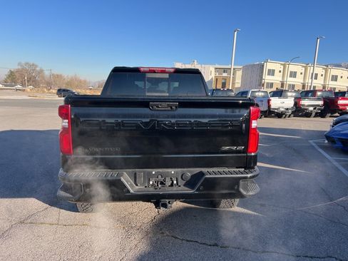 Used 2025 Chevrolet Silverado 1500 ZR2 w/ Technology Package image 8