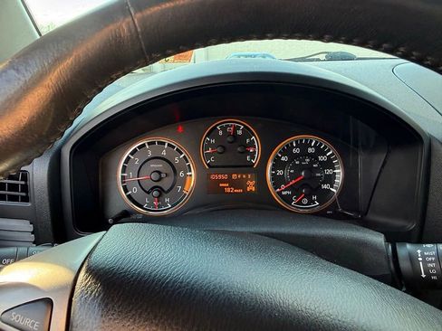 Used 2015 Nissan Titan SL w/ SL Moonroof Package image 10