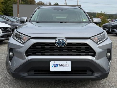Used 2020 Toyota RAV4 XLE image 2