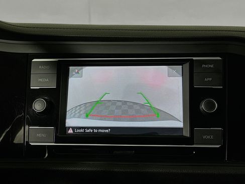 Used 2023 Volkswagen Jetta SE w/ Panoramic Sunroof Package image 25