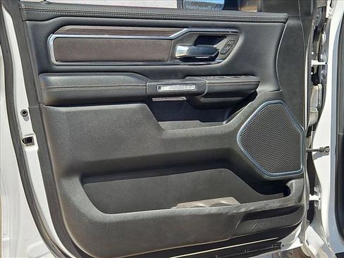 Used 2025 RAM 1500 Laramie AWD/4WD image 9
