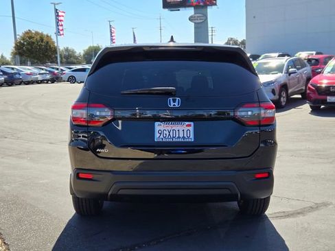 Used 2023 Honda Pilot LX image 5