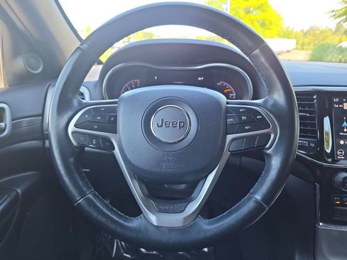 Used 2021 Jeep Grand Cherokee Laredo X AWD/4WD image 19