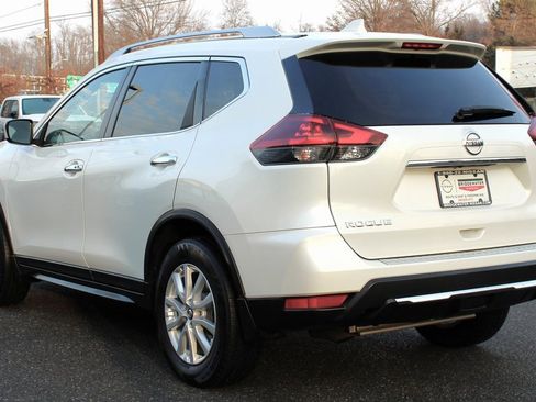Used 2018 Nissan Rogue SV image 8