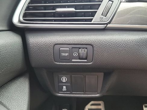 Used 2019 Honda Accord Sport image 14