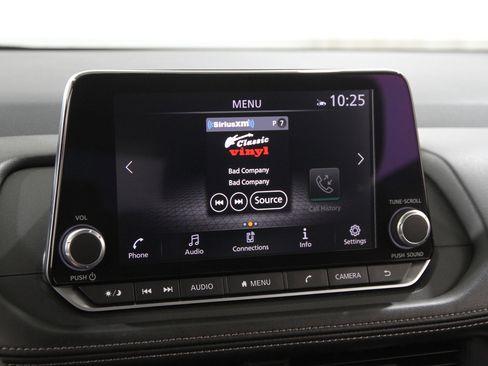 Used 2024 Nissan Rogue SV image 10