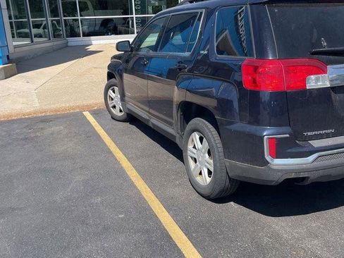 Used 2016 GMC Terrain SLE w/ Convenience Package FWD image 2