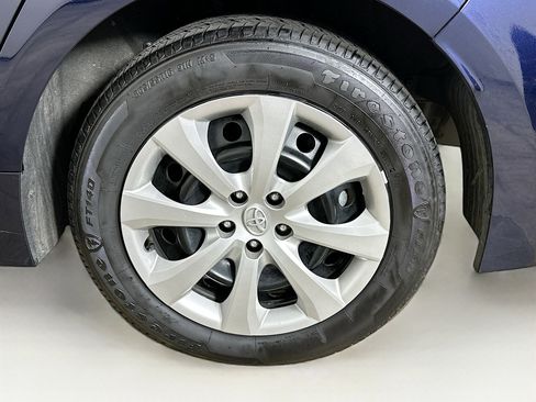 Used 2025 Toyota Corolla LE image 11