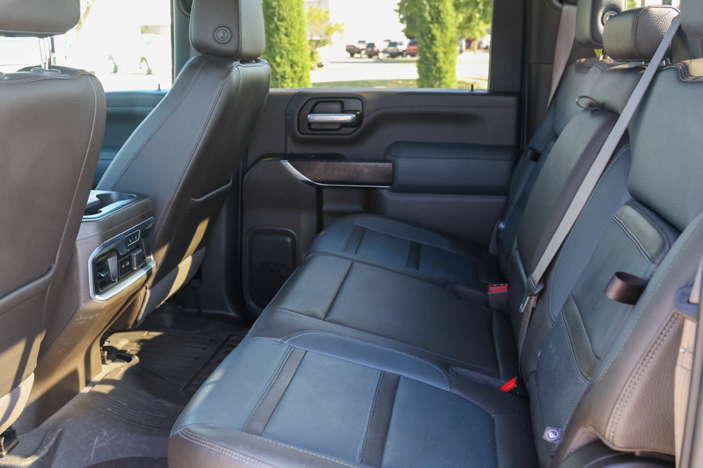Used 2020 GMC Sierra 2500 Denali w/ Denali Ultimate Package AWD/4WD image 17