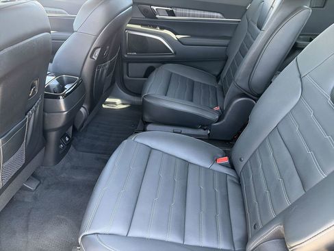 Certified 2025 Kia Telluride SX Prestige AWD/4WD image 16