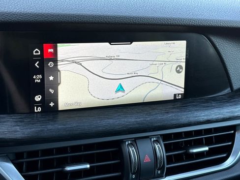 Used 2024 Alfa Romeo Stelvio Sprint image 20