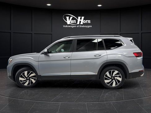 Used 2024 Volkswagen Atlas SEL AWD/4WD image 4