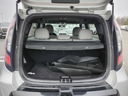 Used 2016 Kia Soul + image 19