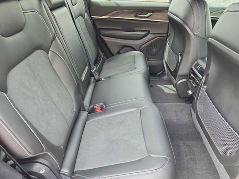 New 2026 Jeep Grand Cherokee Altitude AWD/4WD image 18