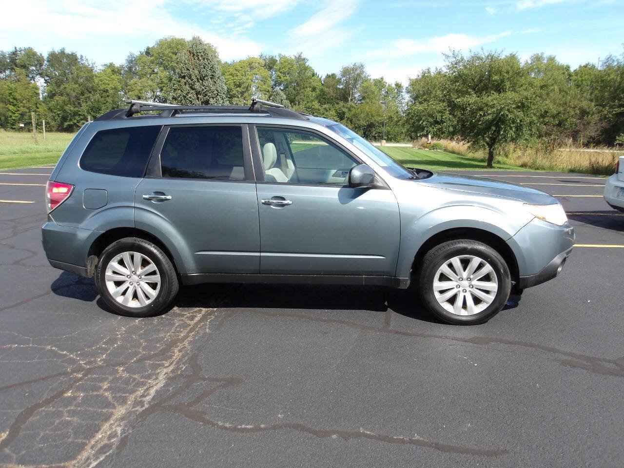 Used 2013 Subaru Forester 2.5X Premium w/ All-Weather Pkg AWD/4WD image 44