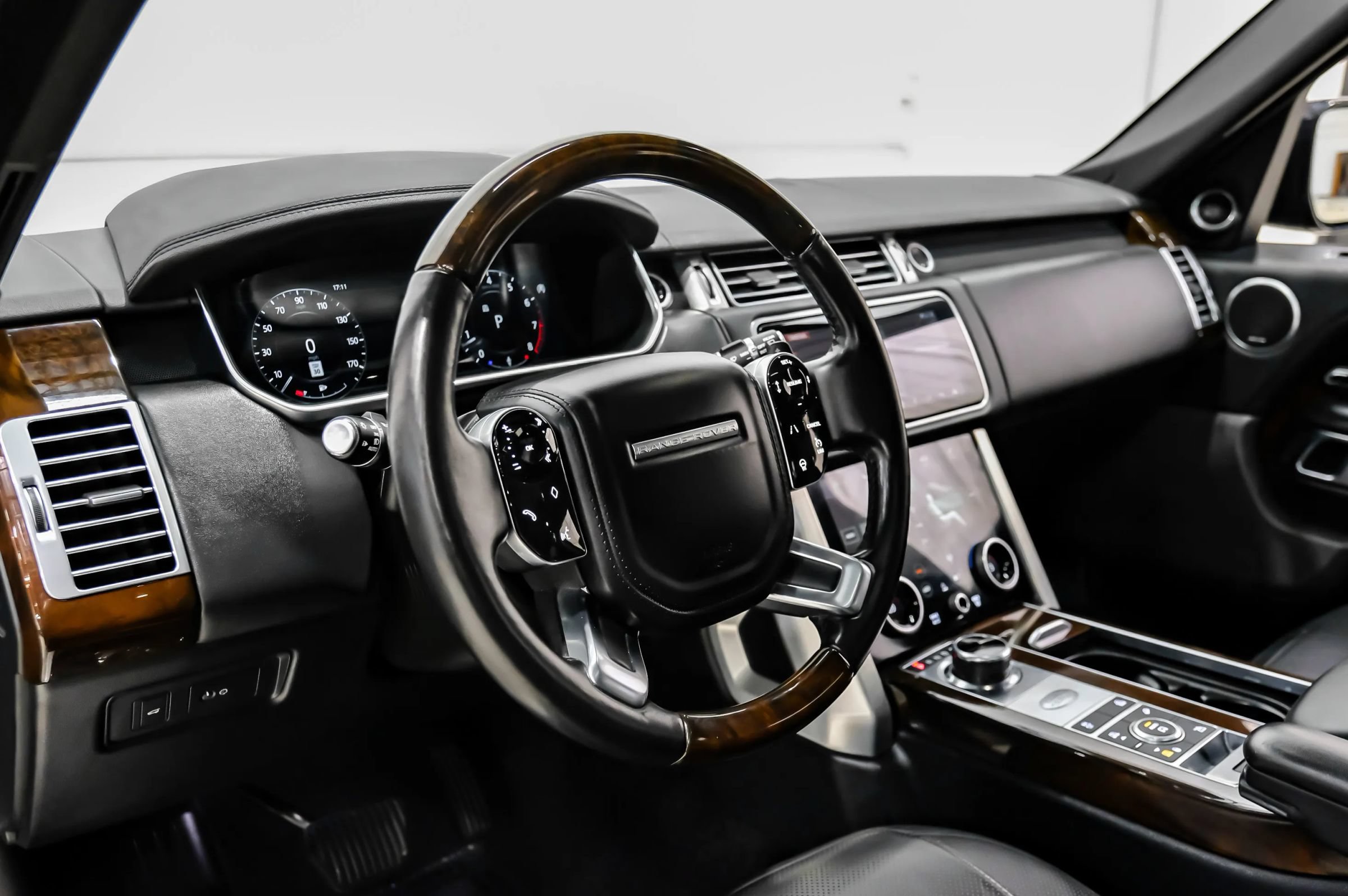 Used 2019 Land Rover Range Rover Long Wheelbase Supercharged AWD/4WD image 22