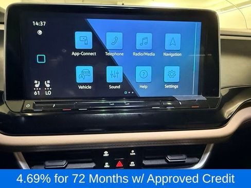 Used 2025 Volkswagen Atlas Cross Sport SE FWD image 24