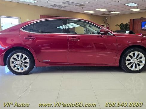 Used 2014 Lexus ES 300h w/ Premium Package w/Bamboo Trim image 5