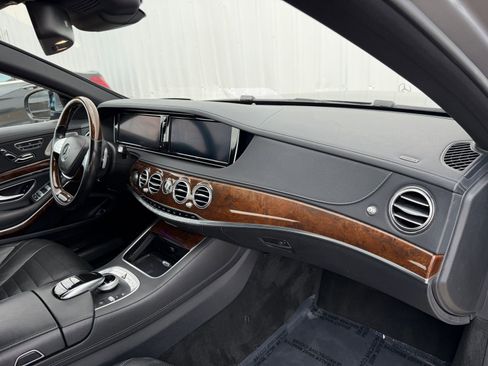 Used 2015 Mercedes-Benz S 550 Sedan image 18
