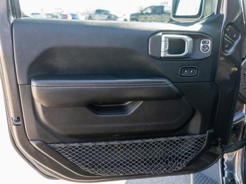 Used 2018 Jeep Wrangler Unlimited Sahara w/ LED Lighting Group AWD/4WD image 16