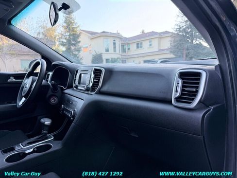 Used 2018 Kia Sportage LX FWD image 9