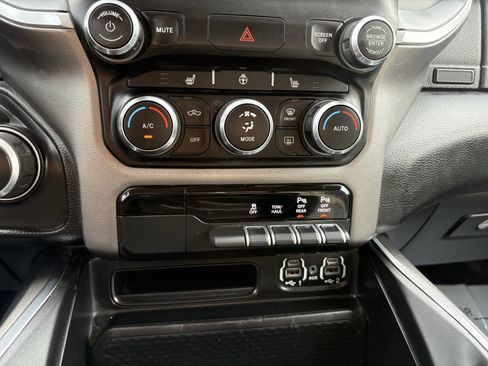 Used 2020 RAM 1500 Big Horn AWD/4WD image 44