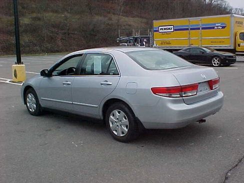 Used 2004 Honda Accord LX image 9