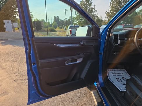 Used 2024 Ford Ranger Lariat w/ Trailer Tow Package AWD/4WD image 24