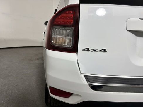 Used 2017 Jeep Compass High Altitude image 28