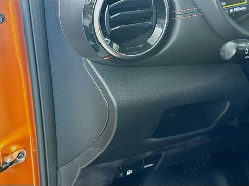 Used 2023 Nissan Kicks SR image 11