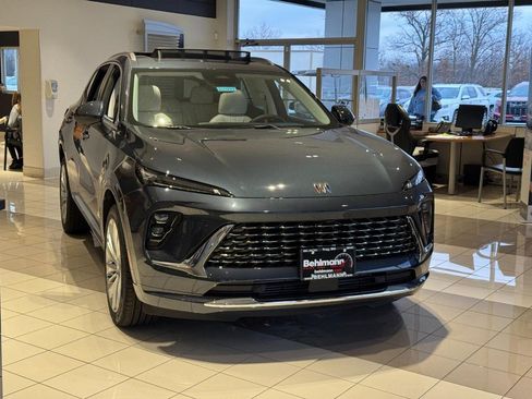 New 2026 Buick Envision Avenir image 2