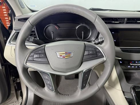 Used 2022 Cadillac XT5 Premium Luxury w/ LPO, Floor Liner Package image 21