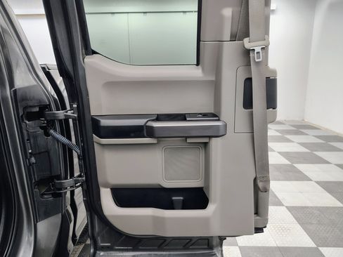 Used 2020 Ford F150 XLT image 25