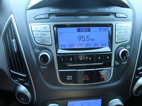 Used 2012 Hyundai Tucson Limited image 12