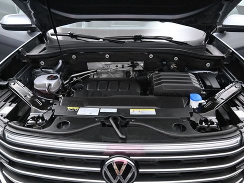 Used 2024 Volkswagen Atlas SE AWD/4WD image 37