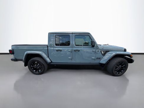 Used 2024 Jeep Gladiator Sport image 2