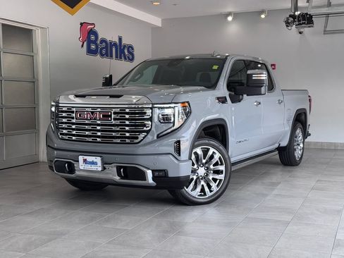 Used 2025 GMC Sierra 1500 Denali w/ Denali Reserve Package AWD/4WD image 2