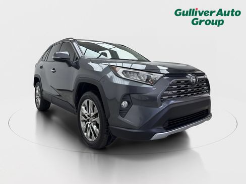 Used 2020 Toyota RAV4 Limited FWD image 13